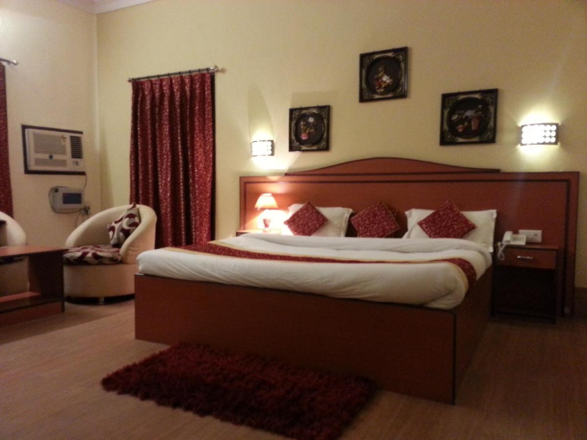 Hotel Varuna Varanasi Eksteriør bilde