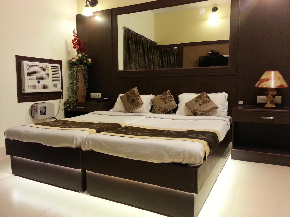 Hotel Varuna Varanasi Eksteriør bilde