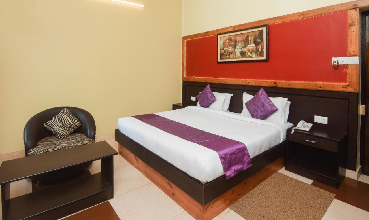 Hotel Varuna Varanasi Eksteriør bilde