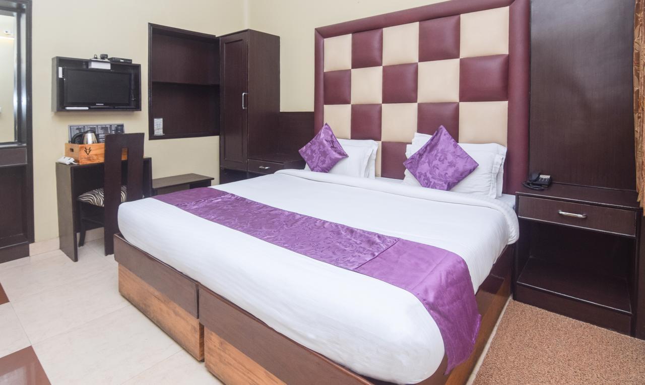 Hotel Varuna Varanasi Eksteriør bilde