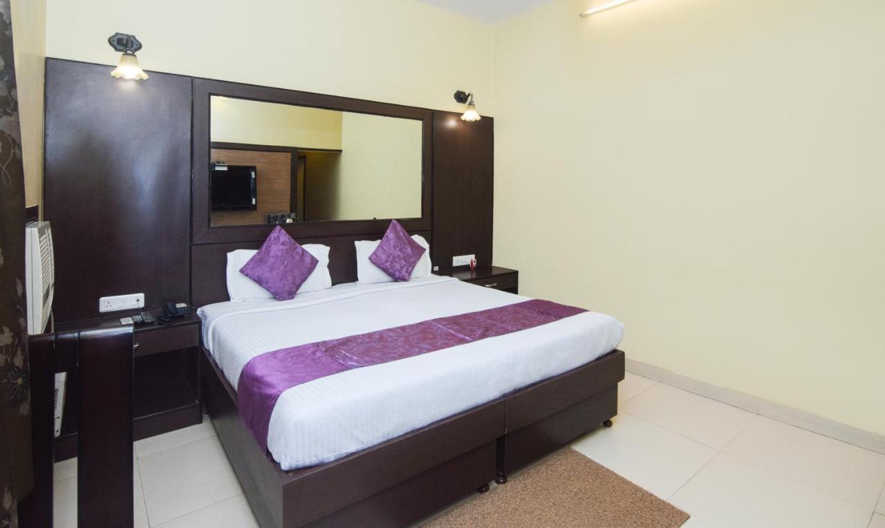 Hotel Varuna Varanasi Eksteriør bilde